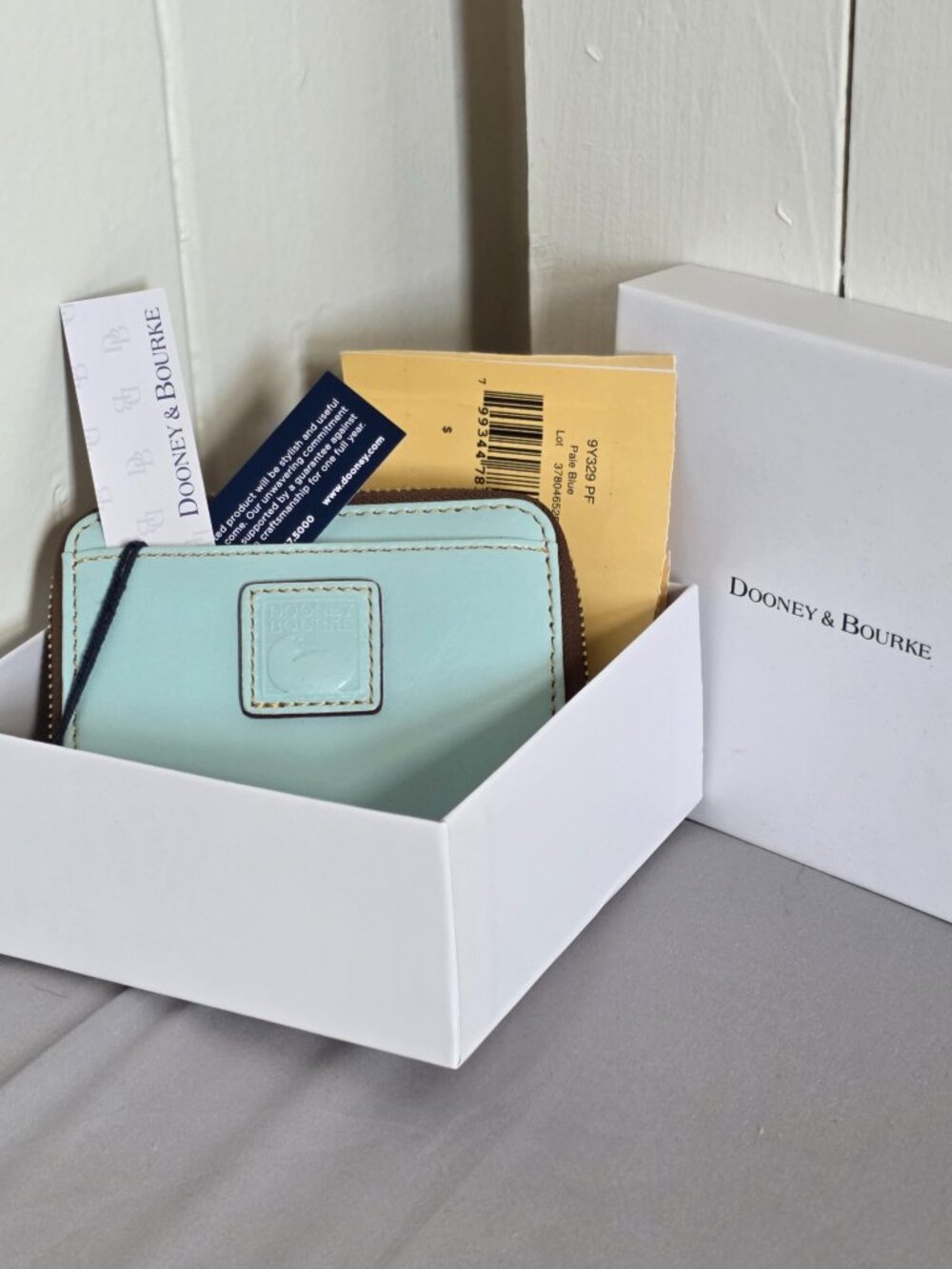 Dooney florentine zip around wallet Pale Blue